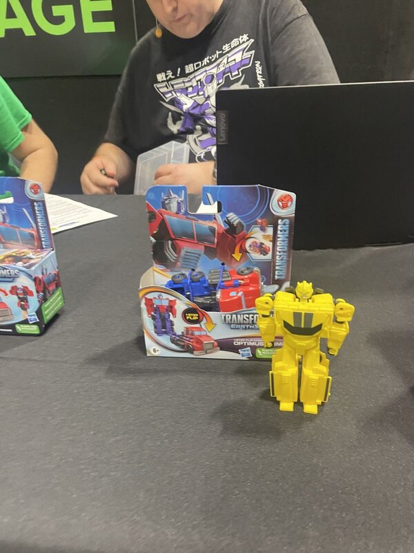 Transformers Earthspark Package Image  (9 of 16)